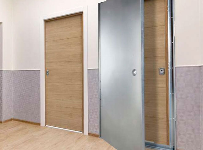Puerta antiokupa en Valencia